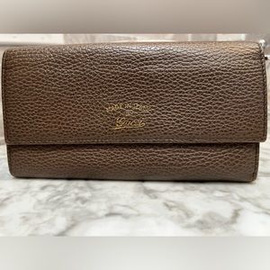 Gucci (italy) Taupe Ballet Pink Swing Leather Continental Wallet